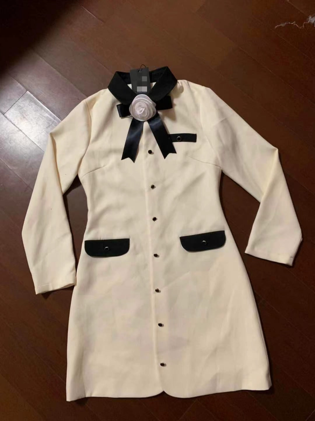 DRESS