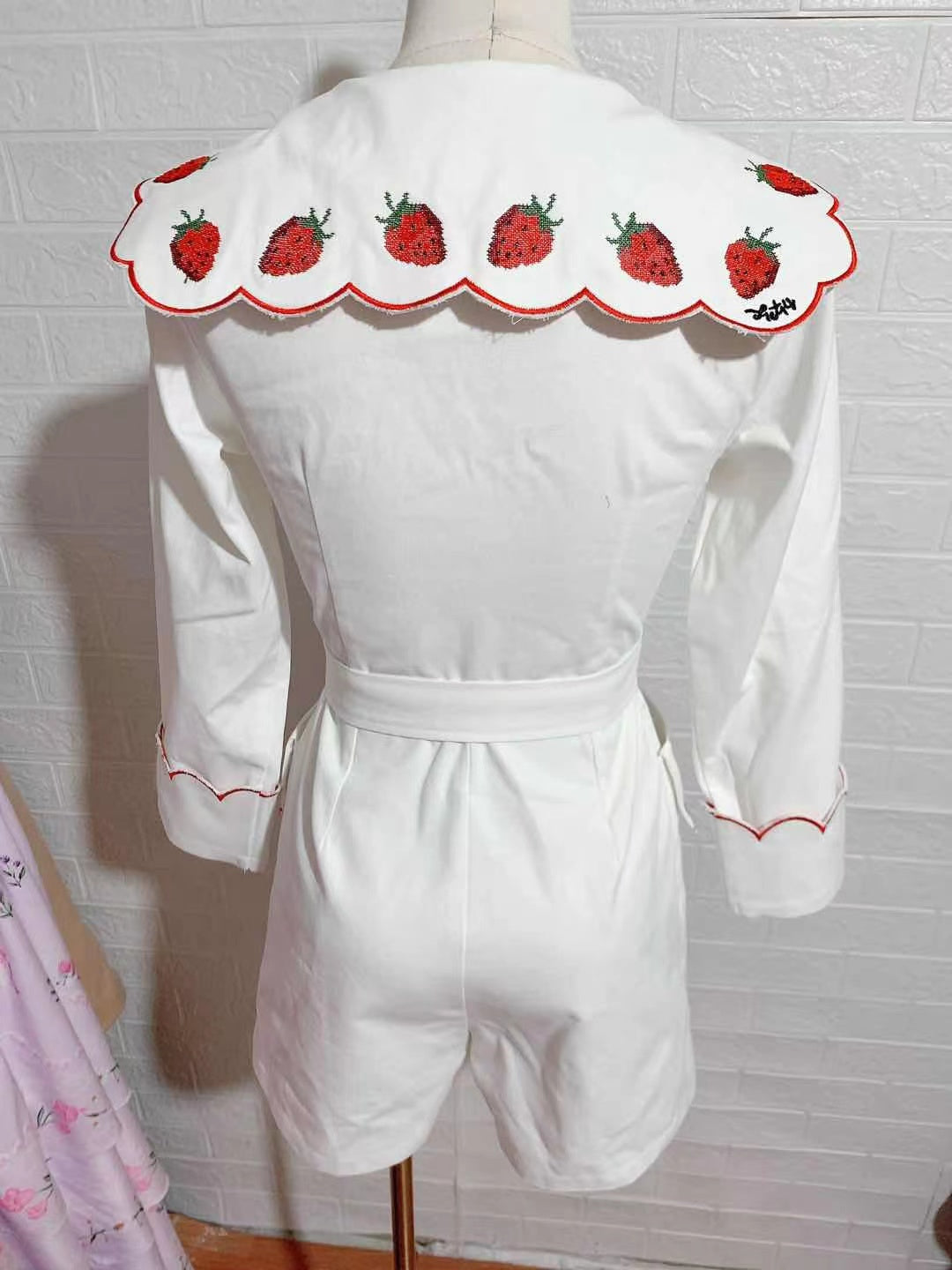 JUMPSUITS LONG SLEEVES EMBROIDERY SDRAWBERRY SHORT JUMPSUITS