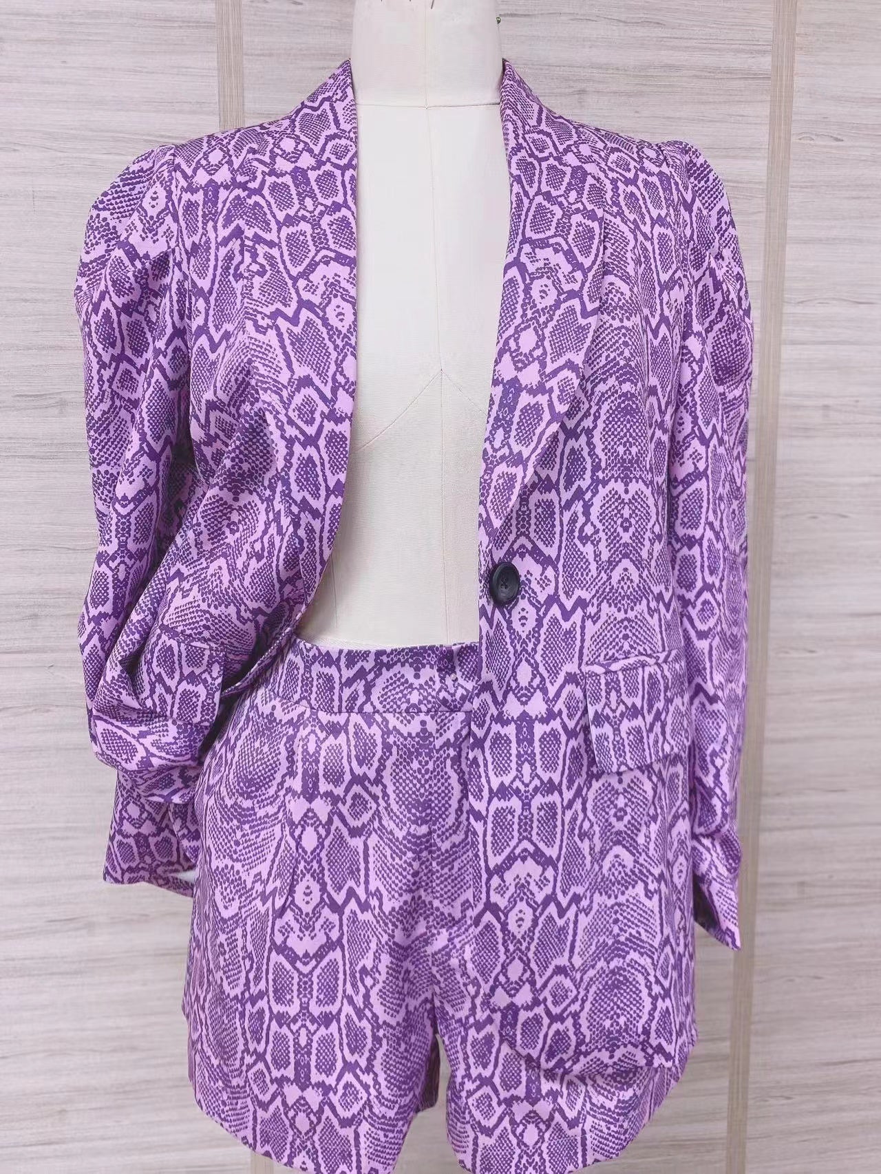 BLAZER ONE SET SHORT PANTS BLAZER LONG SLEEVERS