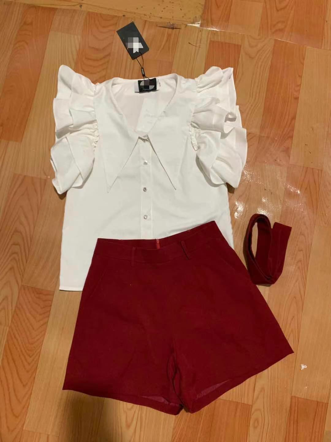 ONE SET WHITE TOP AND SHORT PANTS WITH BELT