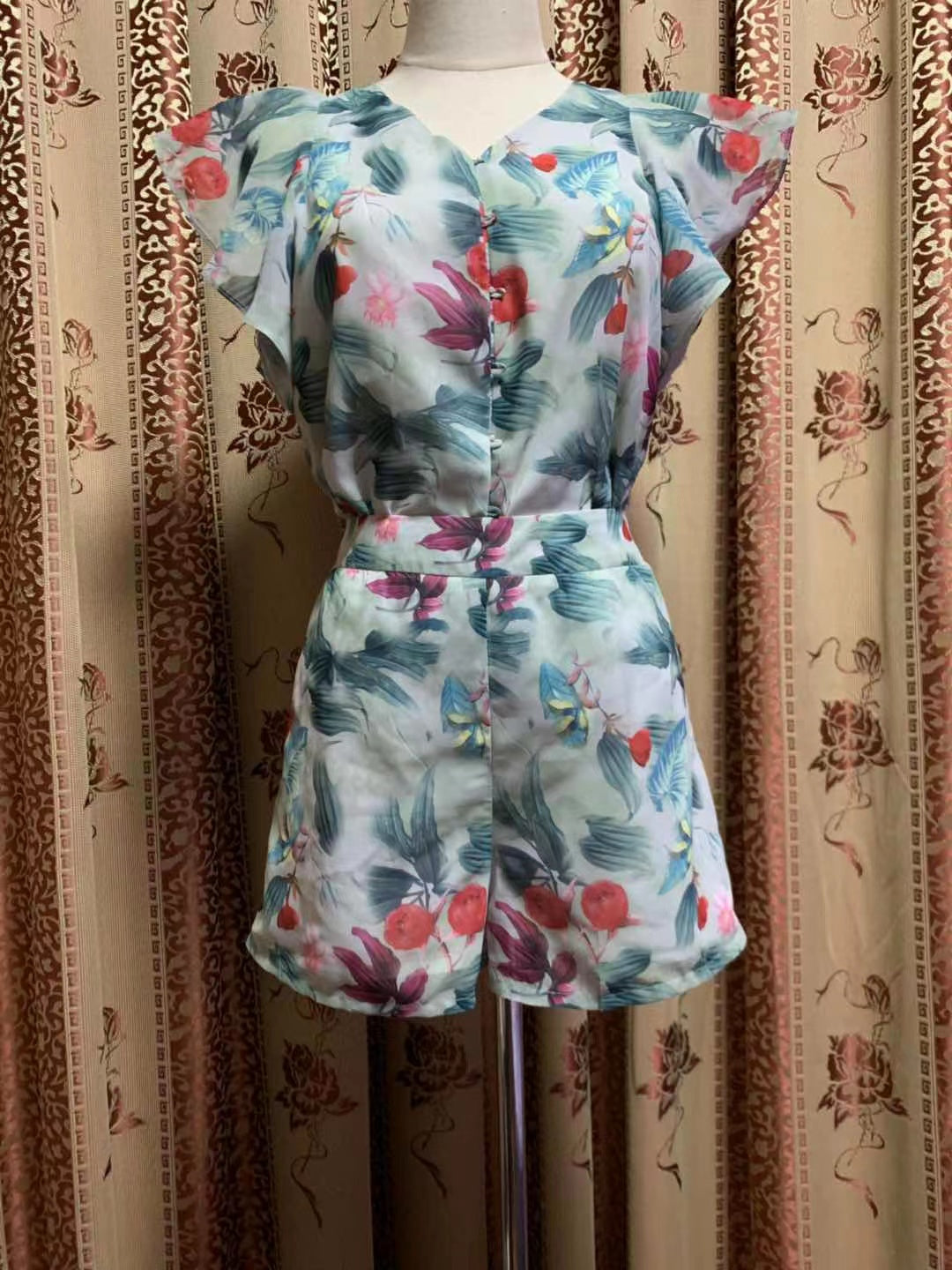 ONE SET PRINTING FLOWERS TOP AND SHORT PANTS