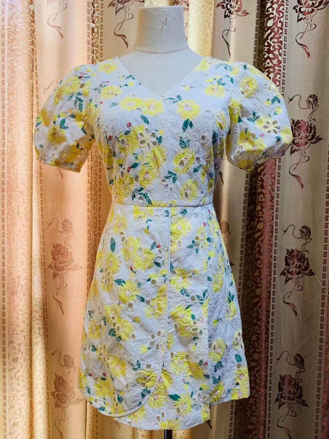 JUMPSUITS EMBROIDERY FLOWERS SHORT JUMPSUITS
